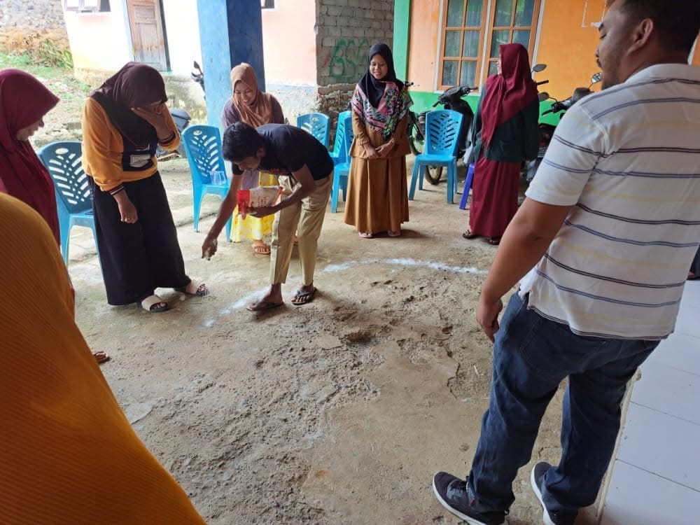 STBM triggering with villagers in North Gorontalo